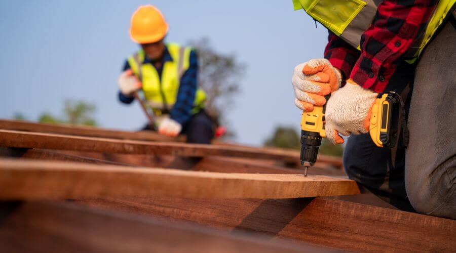 Professional residential roofers in Melvern, KS